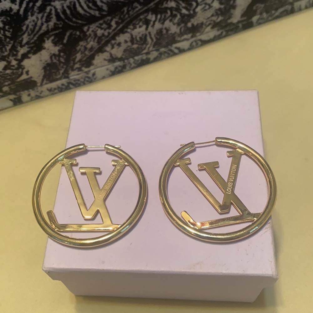 - Designer earrings - Picture 10 of 11